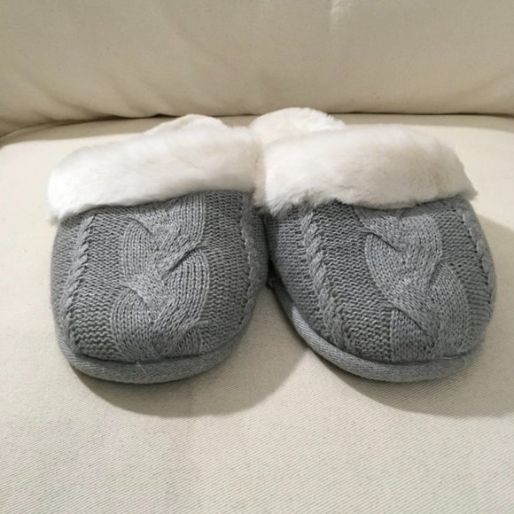 Victoria's Secret Cozy Cable Knit Slipper NWOT - Picture 2 of 6